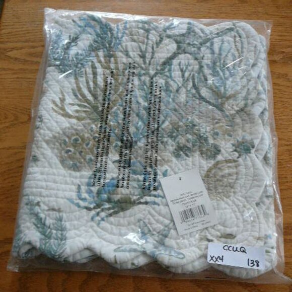 C&F Home Cerulean Shores Cotton Quilted Table Runner Coastal Seashells-14"x51" - Picture 3 of 4